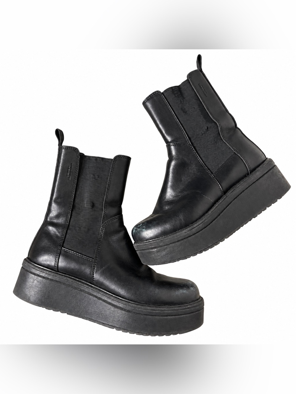 Vagabond Tara Black Leather Platform Chelsea Boots